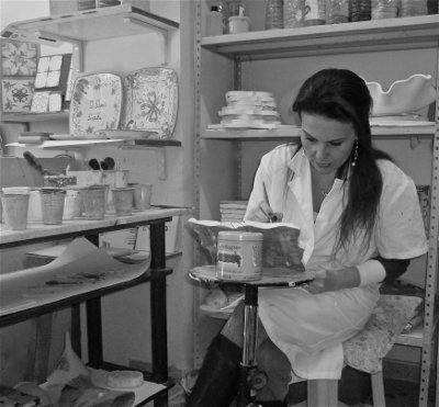 Ceramiche Patrizia è un'impresa artigiana di Palermo, con sede a Bagheria, dedita alla lavorazione delle ceramiche artistiche. La produzione di ceramica artistica è molto variegata ed è conforme alla cultura tradizionale siciliana: piatti, teste di moro, carretti siciliani ecc.