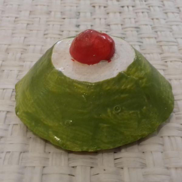 Calamita a forma di cassata siciliana