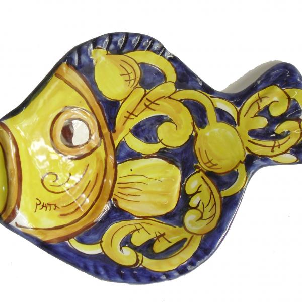 Piatto a forma di pesce, colori blu e giallo