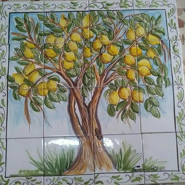 Quadro su piastrelle: albero di limoni